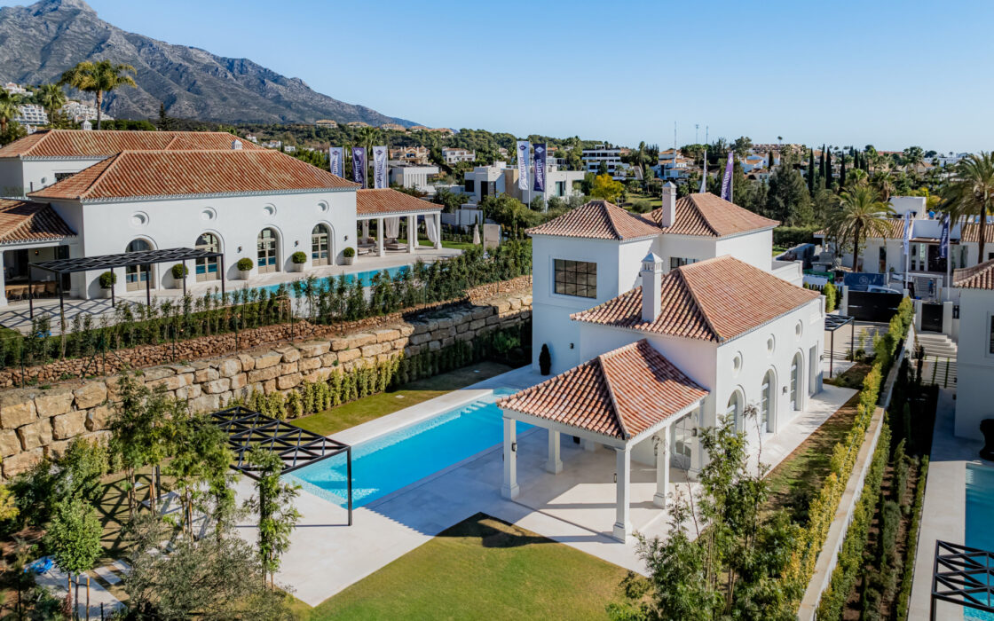 Вілла з терасою в Нуева Андалусія 629 кв.м, біля моря