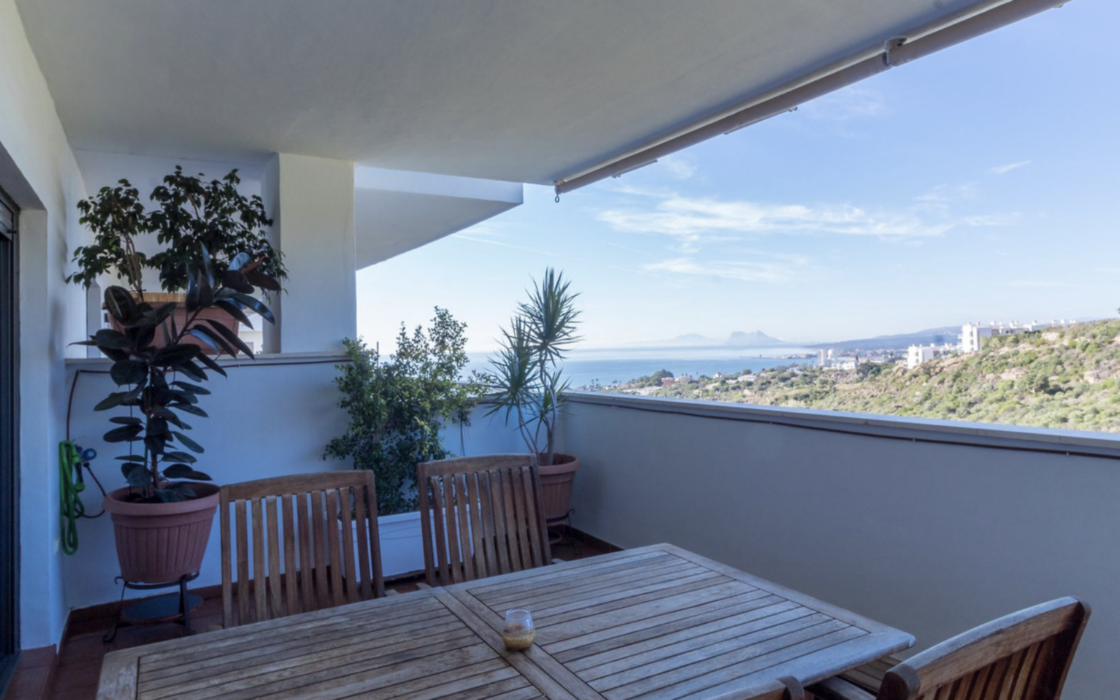 Квартира с 2 спальнями и террасой у моря в Коста-дель-Соль