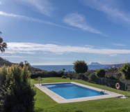 Квартира с 2 спальнями и террасой у моря в Коста-дель-Соль