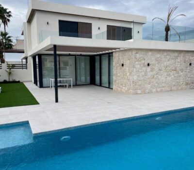 Розкішні вілли в Монтезенії з терасою та басейном