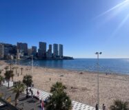 Светлая квартира у моря в Бенидорме 90 кв.м с террасой