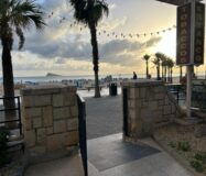 Светлая квартира у моря в Бенидорме 90 кв.м с террасой