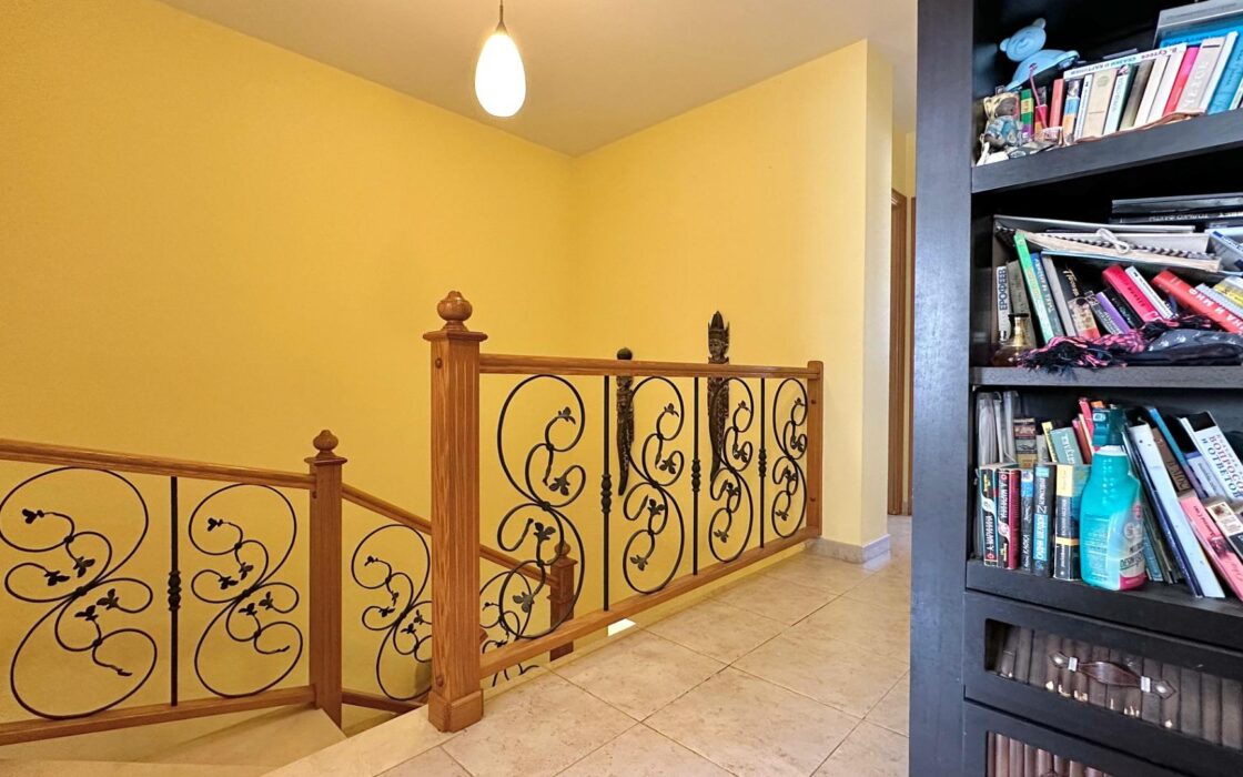 Таунхаус в Альбире 306 кв.м с садом в 15 минутах от пляжа