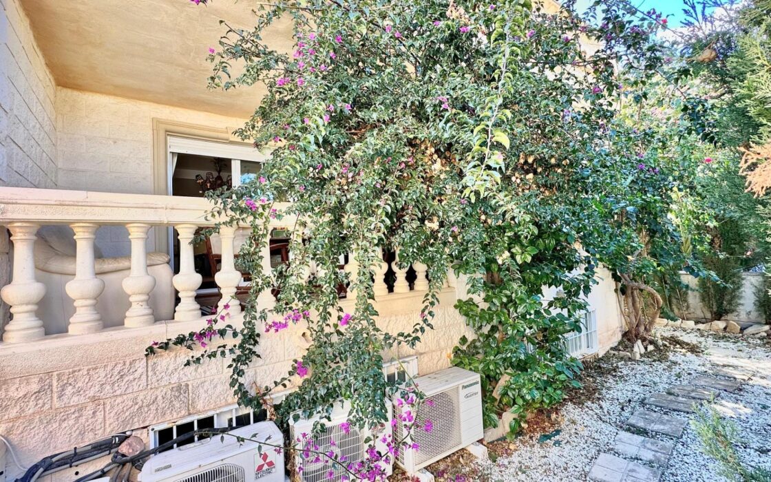 Таунхаус в Альбире 306 кв.м с садом в 15 минутах от пляжа