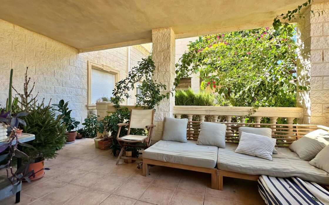 Таунхаус в Альбире 306 кв.м с садом в 15 минутах от пляжа