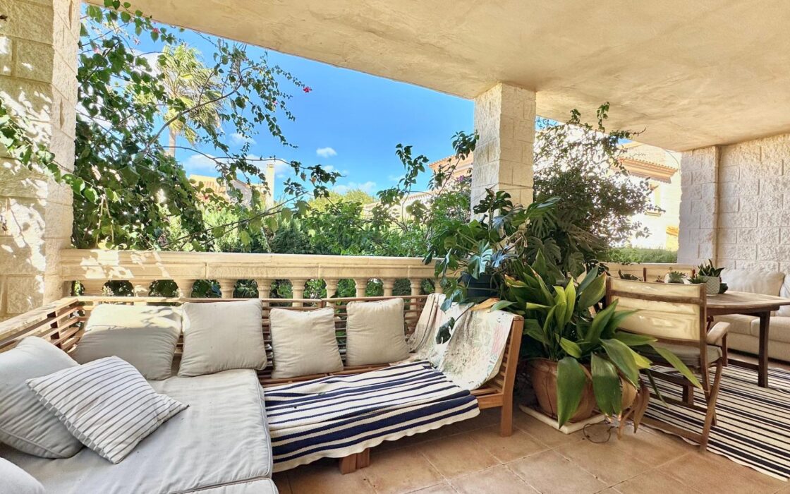 Таунхаус в Альбире 306 кв.м с садом в 15 минутах от пляжа