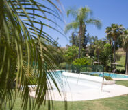 Квартира в Михасі з терасою та видом на море 80 кв.м