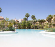 Квартира в Михасі з терасою та видом на море 80 кв.м