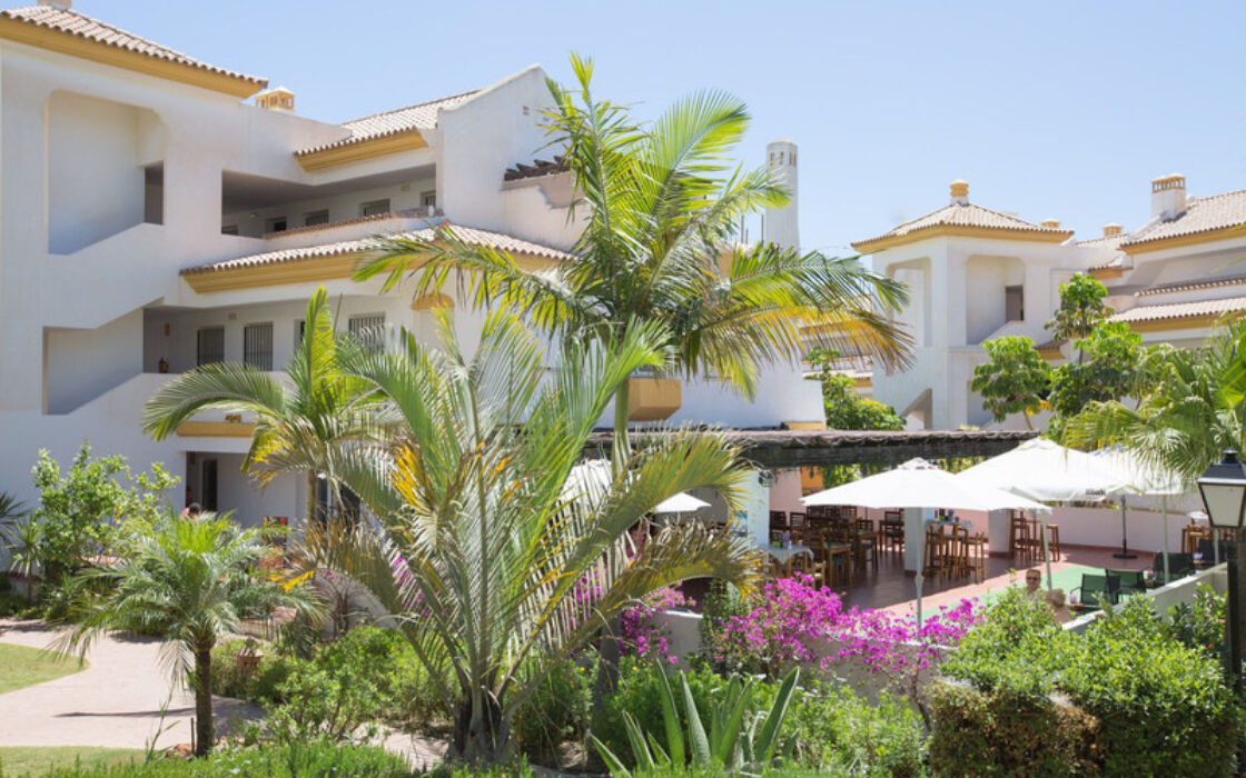 Квартира в Михасі з терасою та видом на море 80 кв.м