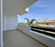 Квартира в Михасі з терасою та видом на море 80 кв.м