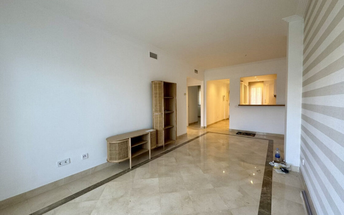 Квартира в Михасі з терасою та видом на море 80 кв.м