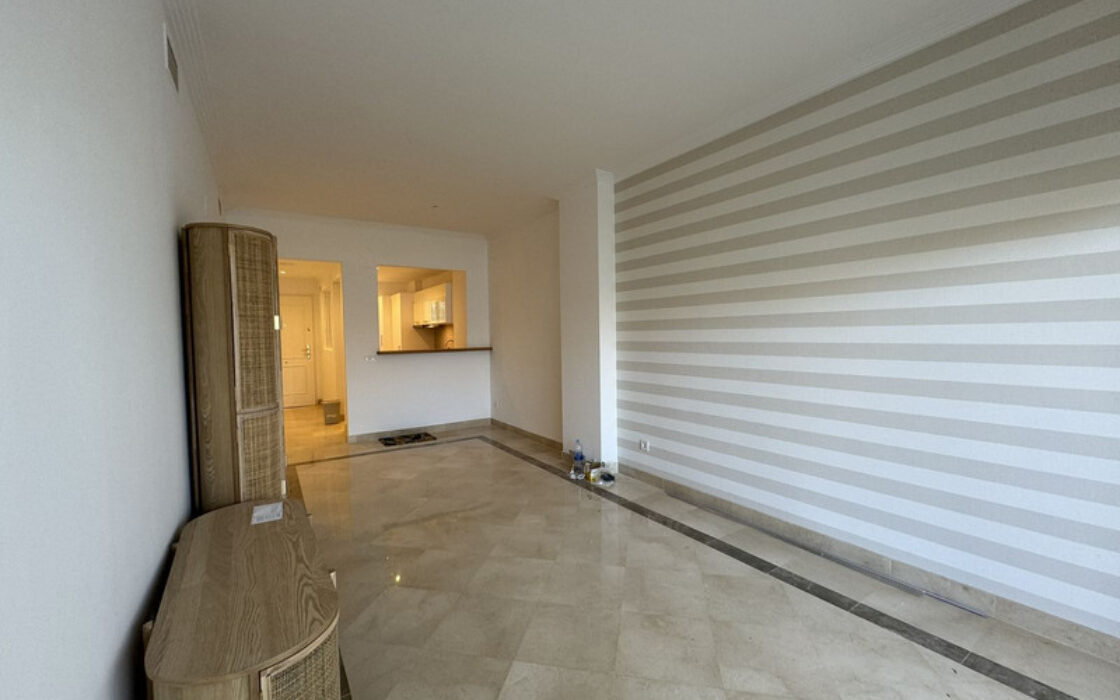 Квартира в Михасі з терасою та видом на море 80 кв.м