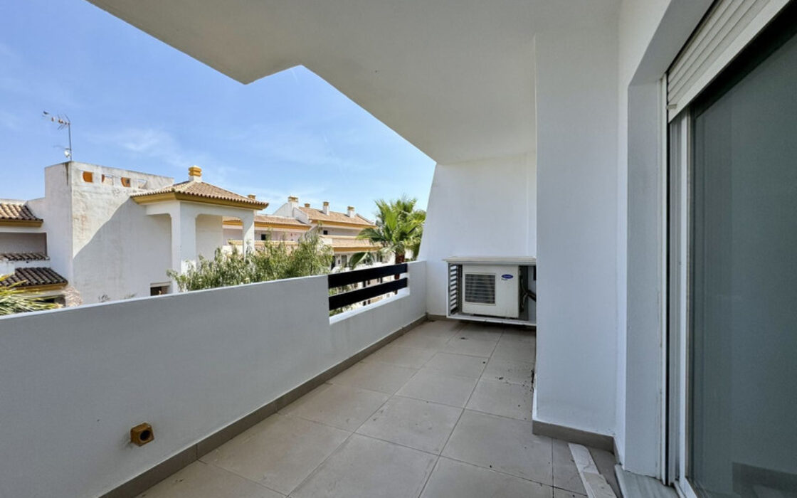 Квартира в Михасі з терасою та видом на море 80 кв.м