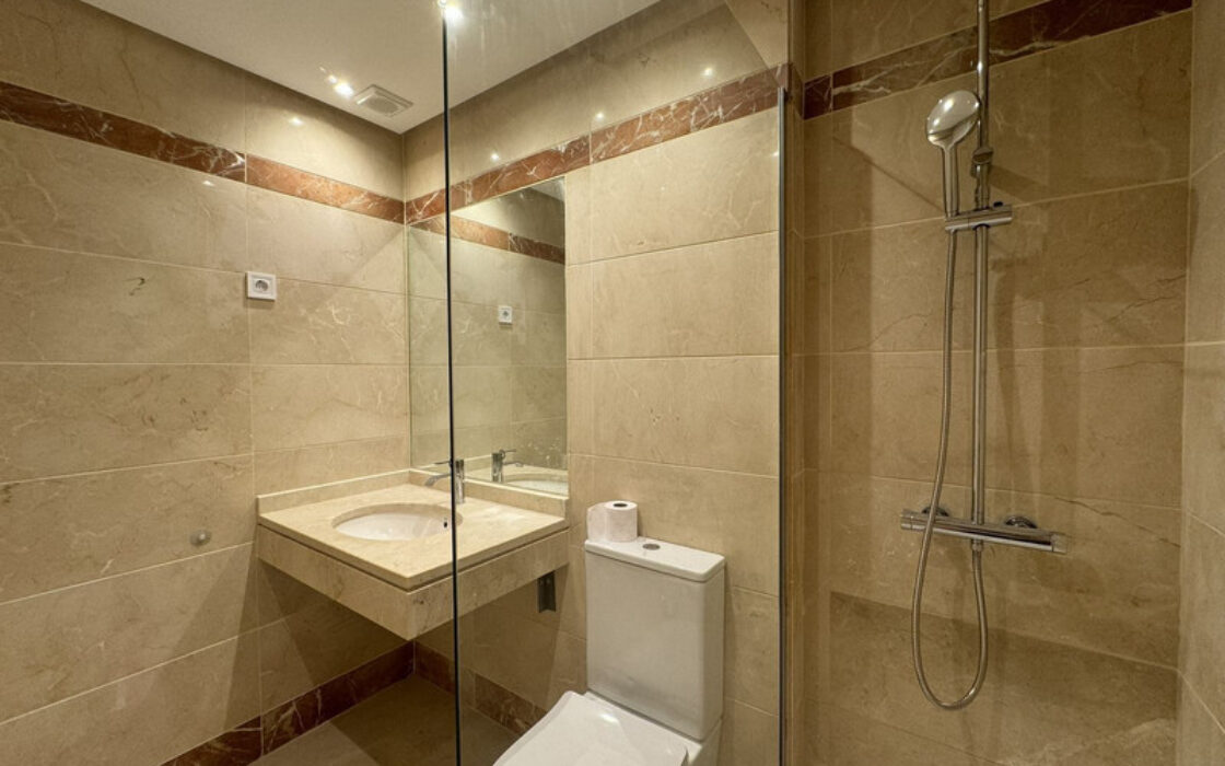 Квартира в Михасі з терасою та видом на море 80 кв.м