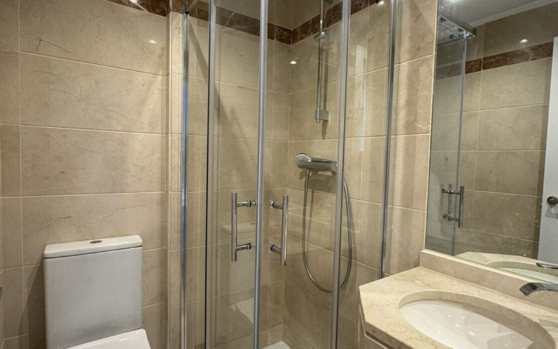 Квартира в Михасі з терасою та видом на море 80 кв.м