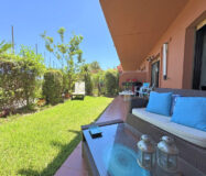 Просторні апартаменти в Естепоні з терасою біля моря 90 кв.м