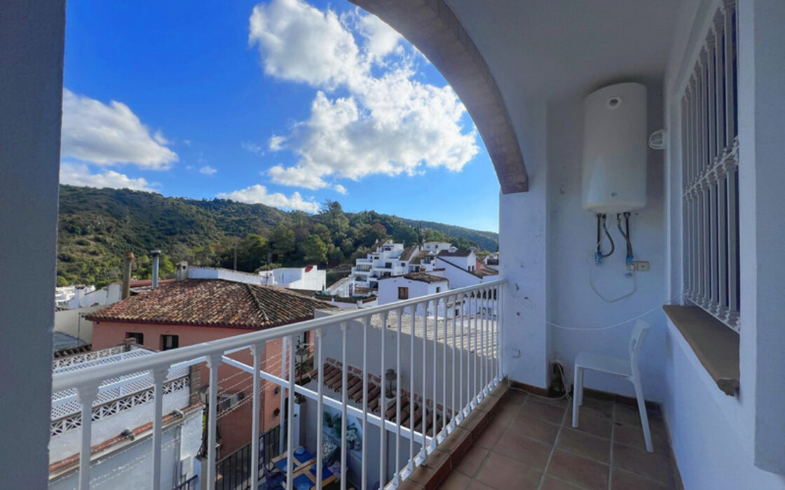 Просторна квартира в Бенахависі з панорамним видом 124 кв.м