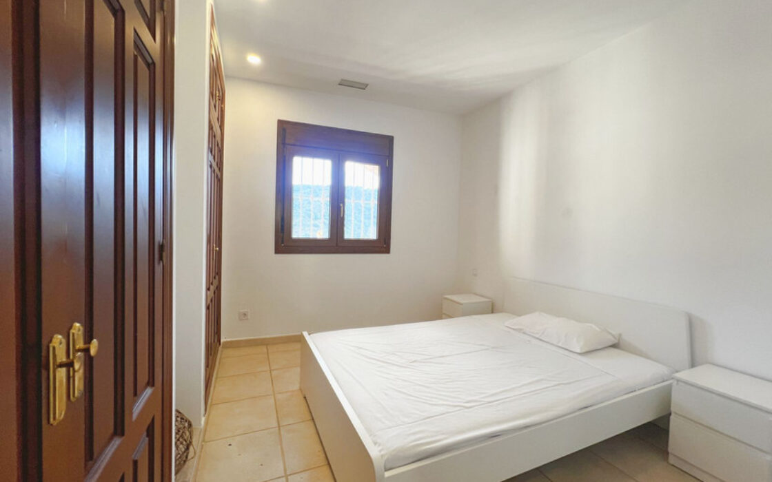 Просторна квартира в Бенахависі з панорамним видом 124 кв.м