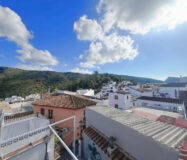 Просторна квартира в Бенахависі з панорамним видом 124 кв.м