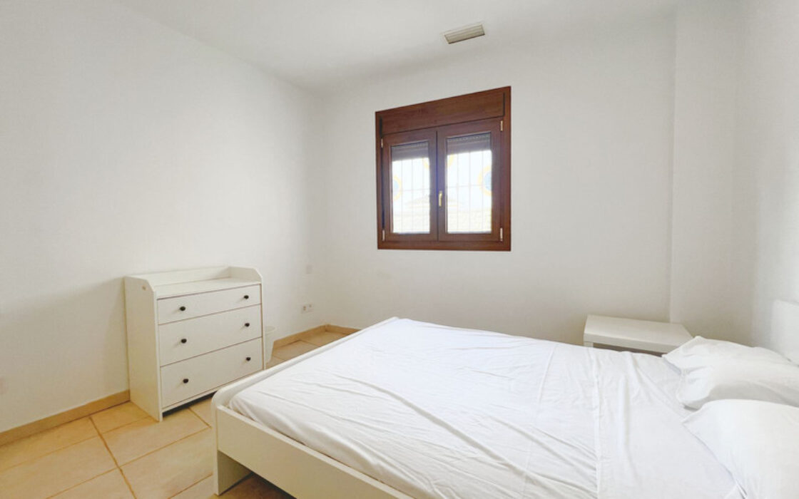 Просторна квартира в Бенахависі з панорамним видом 124 кв.м