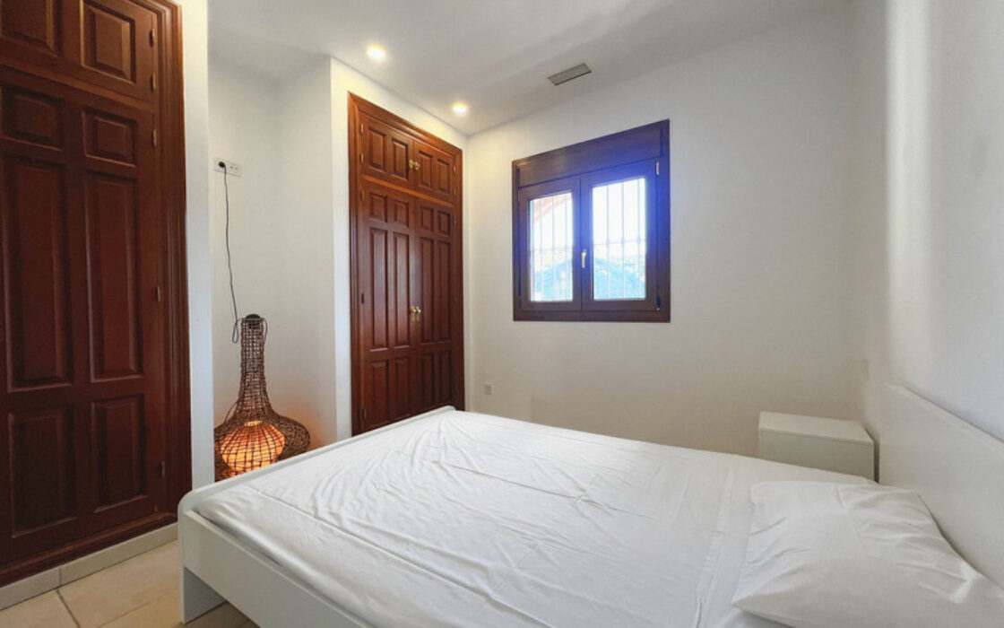 Просторна квартира в Бенахависі з панорамним видом 124 кв.м