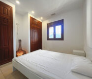 Просторна квартира в Бенахависі з панорамним видом 124 кв.м