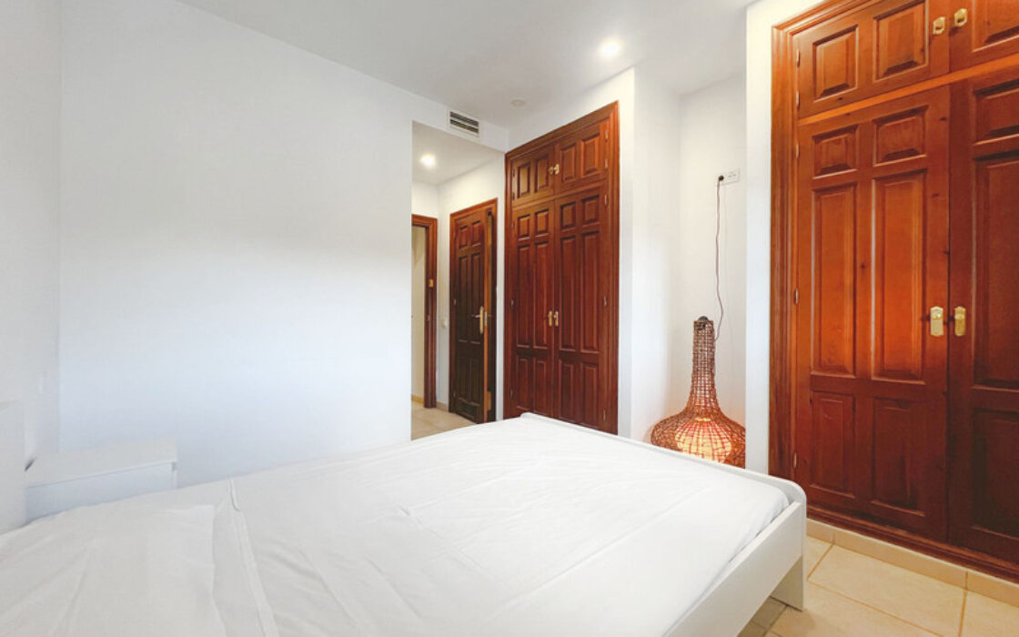 Просторна квартира в Бенахависі з панорамним видом 124 кв.м