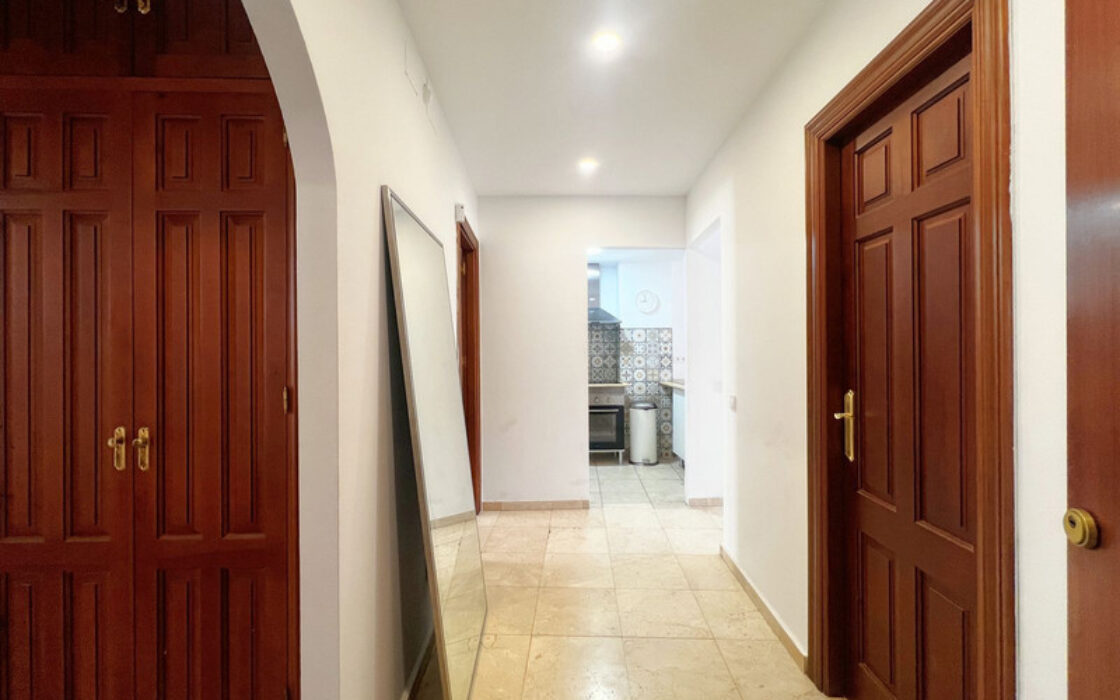 Просторна квартира в Бенахависі з панорамним видом 124 кв.м