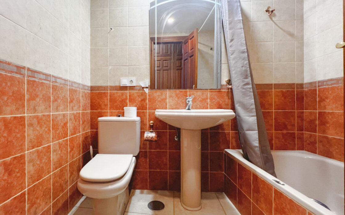 Просторна квартира в Бенахависі з панорамним видом 124 кв.м