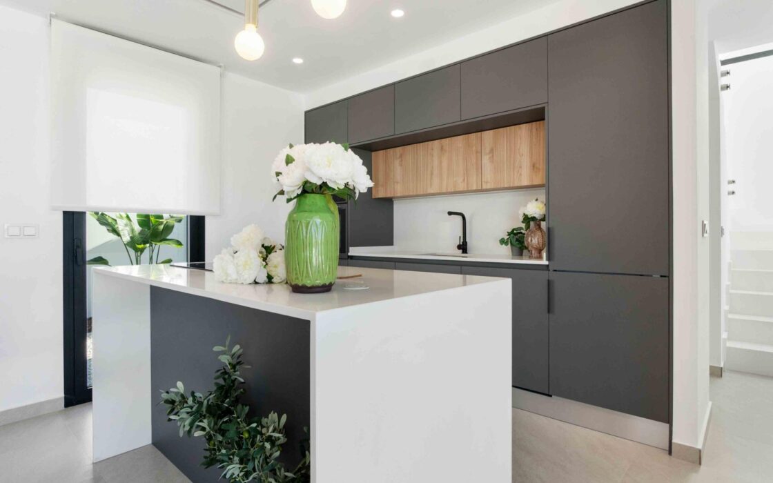 Виллы с террасой в Рохалесе, 140 кв.м – новострой у моря