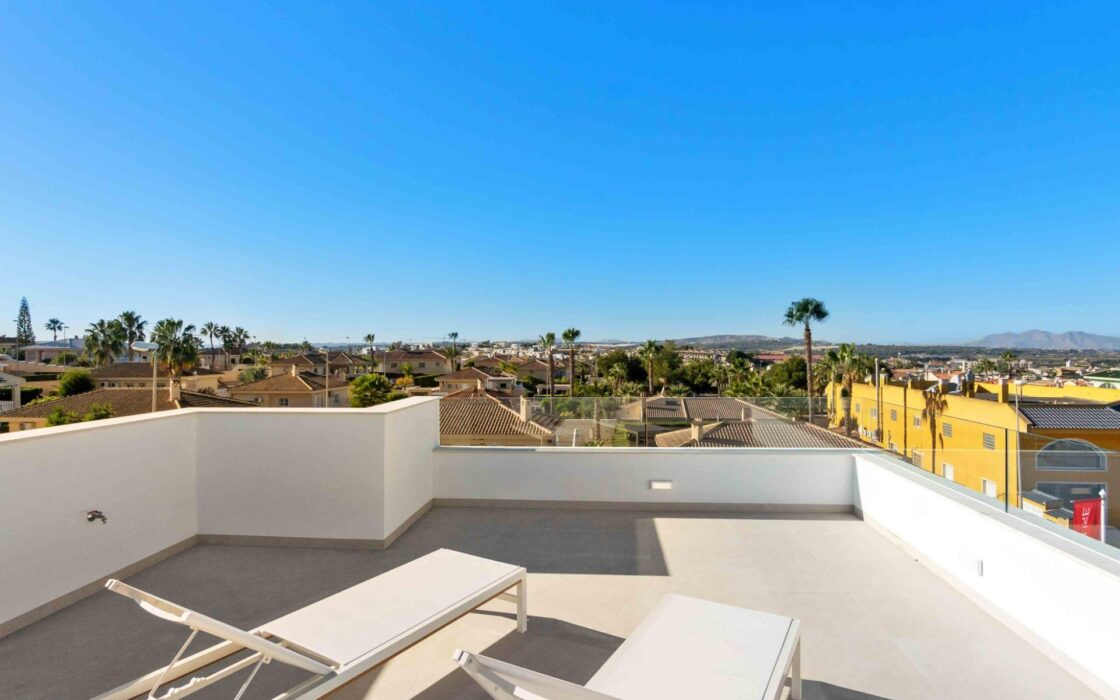 Виллы с террасой в Рохалесе, 140 кв.м – новострой у моря