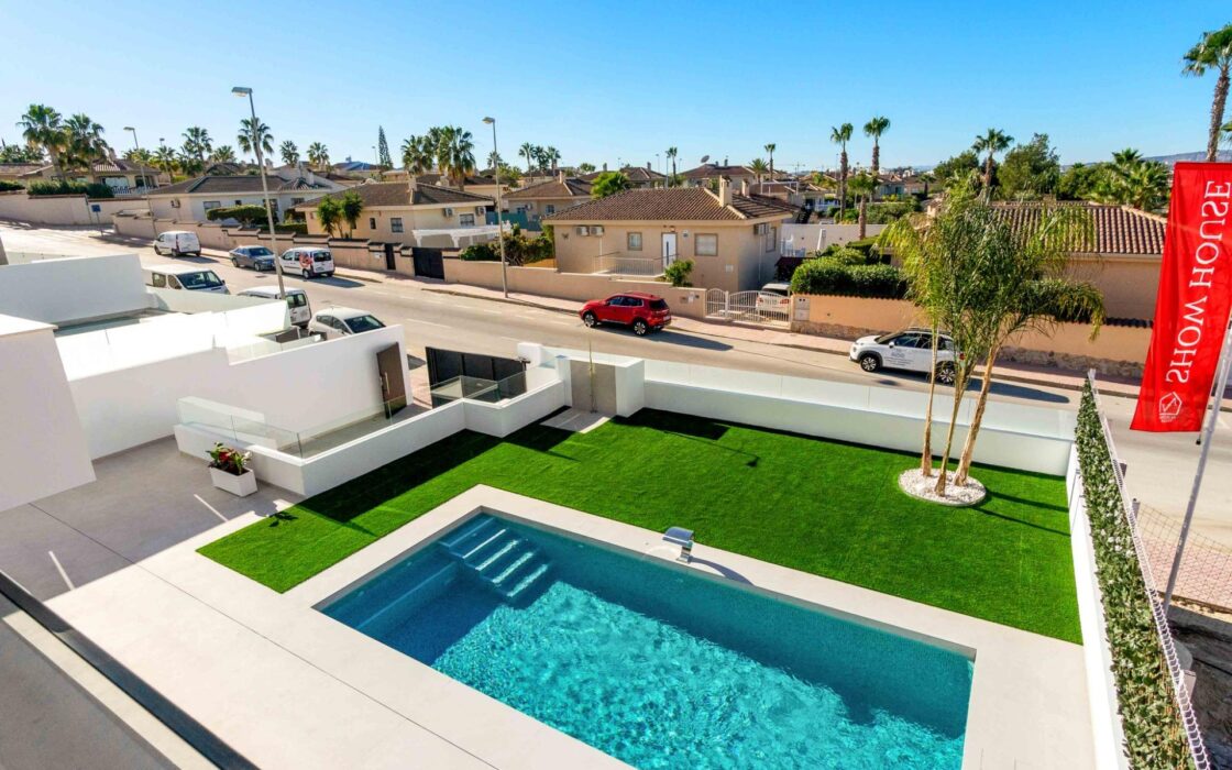 Виллы с террасой в Рохалесе, 140 кв.м – новострой у моря