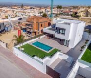 Виллы с террасой в Рохалесе, 140 кв.м – новострой у моря