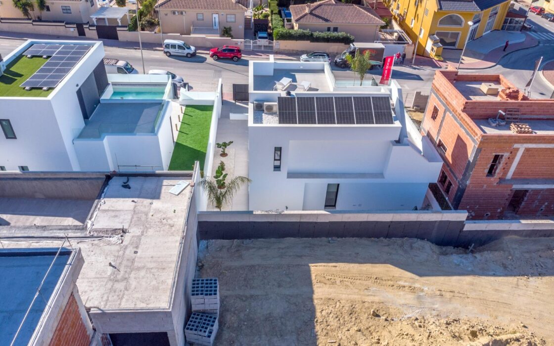 Виллы с террасой в Рохалесе, 140 кв.м – новострой у моря