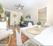 Квартира 2 кімнати в центрі Фуенхіроли, 130 м до моря