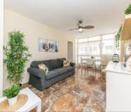 Квартира 2 кімнати в центрі Фуенхіроли, 130 м до моря