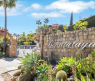 Квартира 3+2 в Естепоні з терасою 100 кв.м біля моря