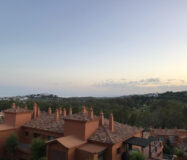 Квартира 3+2 в Естепоні з терасою 100 кв.м біля моря