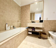 Квартира 3+2 в Естепоні з терасою 100 кв.м біля моря