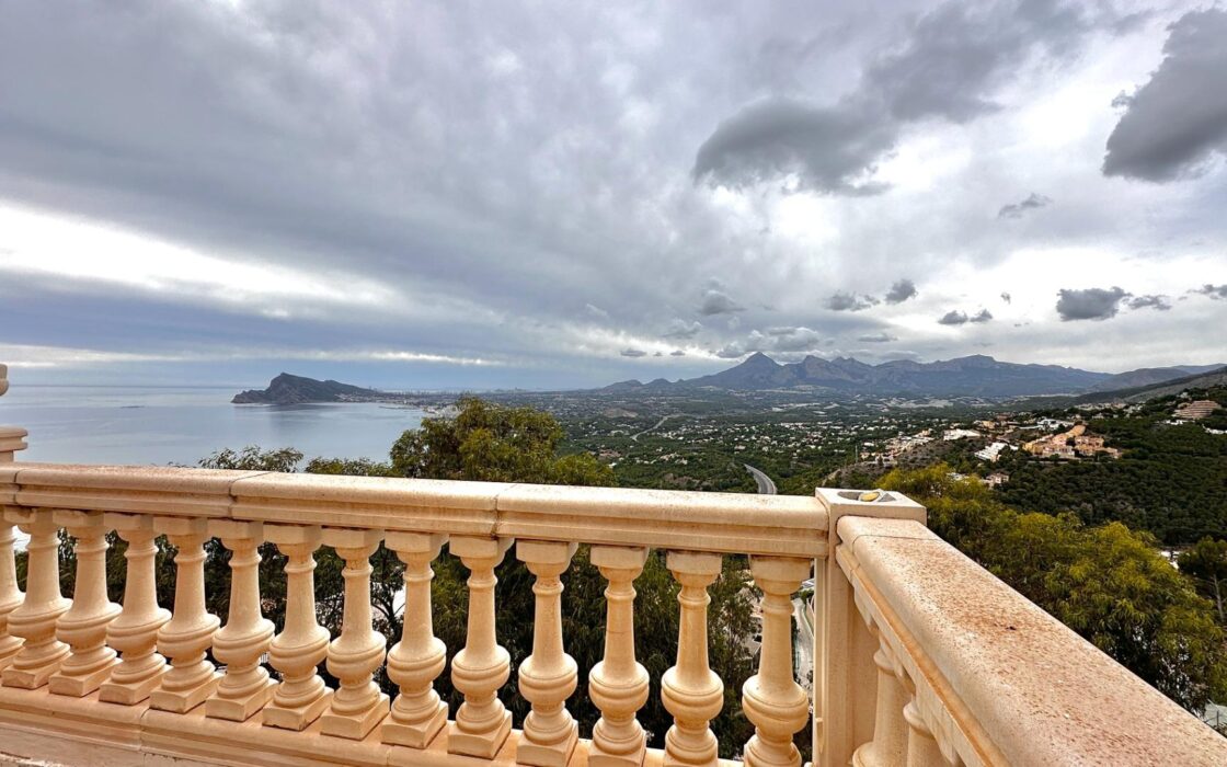 Вілла з панорамним видом в Альтеа Хіллз 450 кв.м 5 спалень