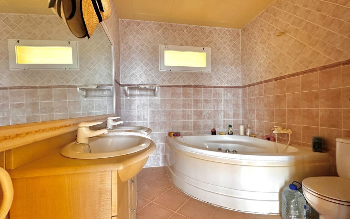 Вілла з панорамним видом в Альтеа Хіллз 450 кв.м 5 спалень