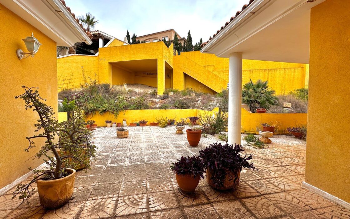 Вілла з панорамним видом в Альтеа Хіллз 450 кв.м 5 спалень