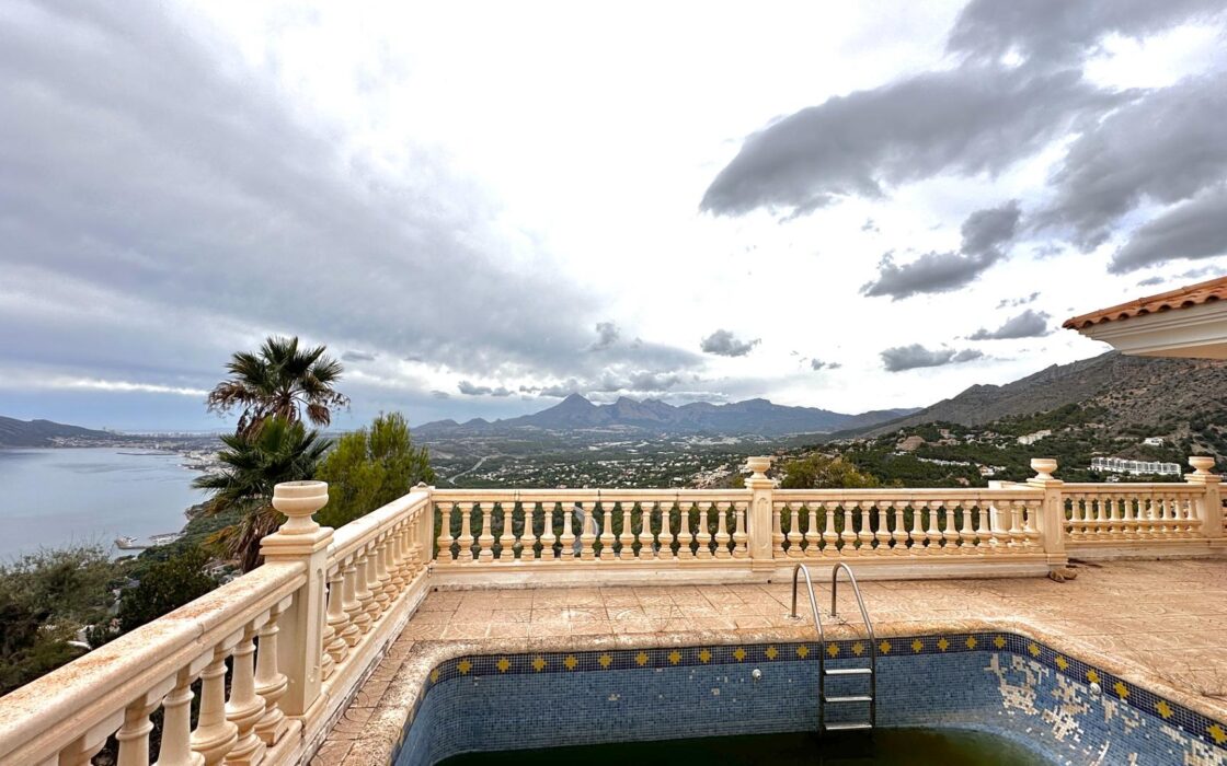 Вілла з панорамним видом в Альтеа Хіллз 450 кв.м 5 спалень