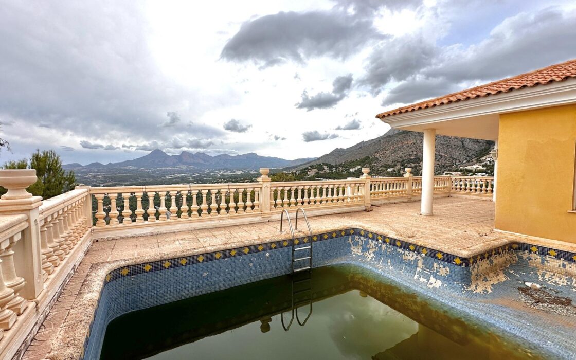 Вілла з панорамним видом в Альтеа Хіллз 450 кв.м 5 спалень