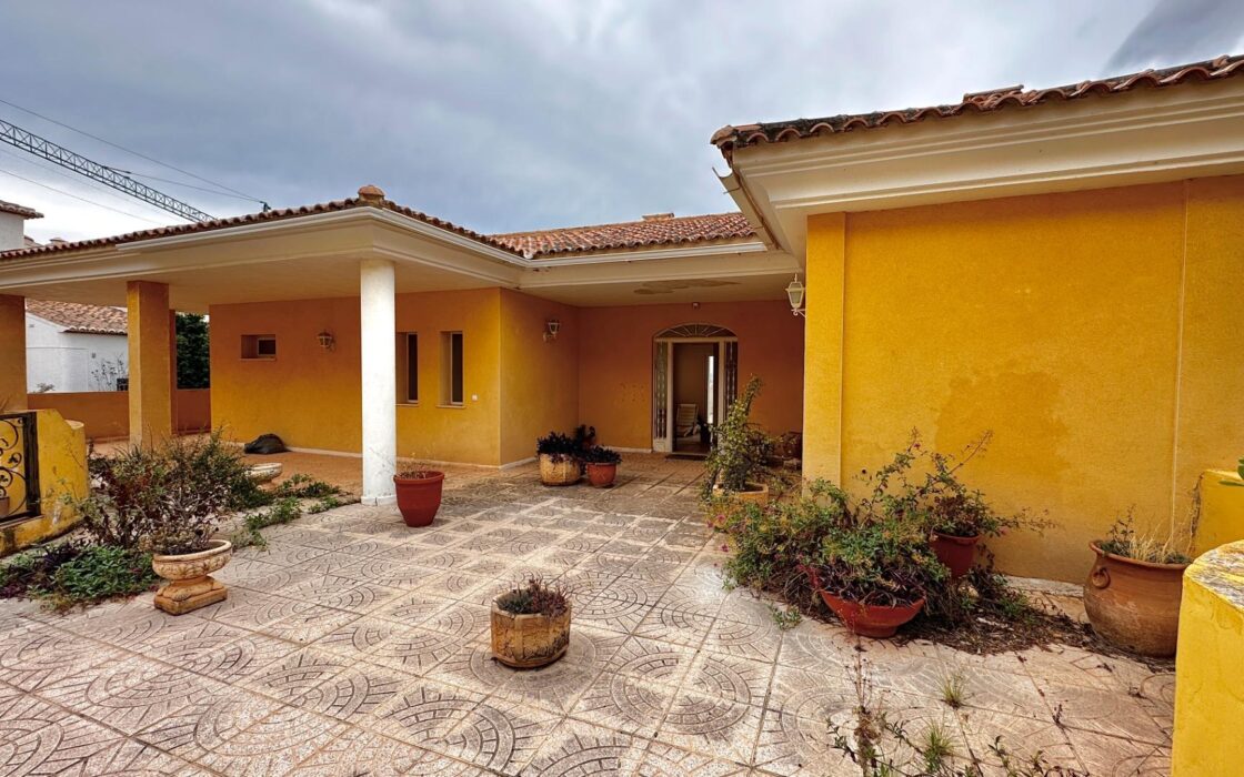 Вілла з панорамним видом в Альтеа Хіллз 450 кв.м 5 спалень