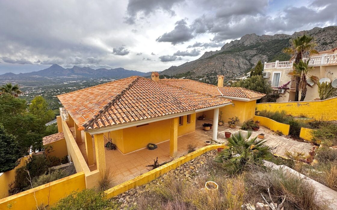 Вілла з панорамним видом в Альтеа Хіллз 450 кв.м 5 спалень