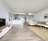 Апартаменти в Естепоні з терасою, 174 кв.м, 1 кімната