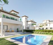 Новые дома с частным бассейном в Ла-Марина у моря