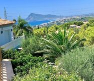 Тиха вілла в Альтеа біля моря з терасою та басейном