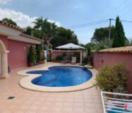 Тиха вілла в Альтеа біля моря з терасою та басейном